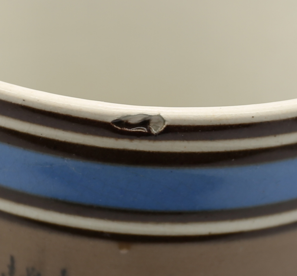 A Mocha ware mug. Quart size, mushroom ground with black feathered trees and blue and black bands - Image 5 of 8