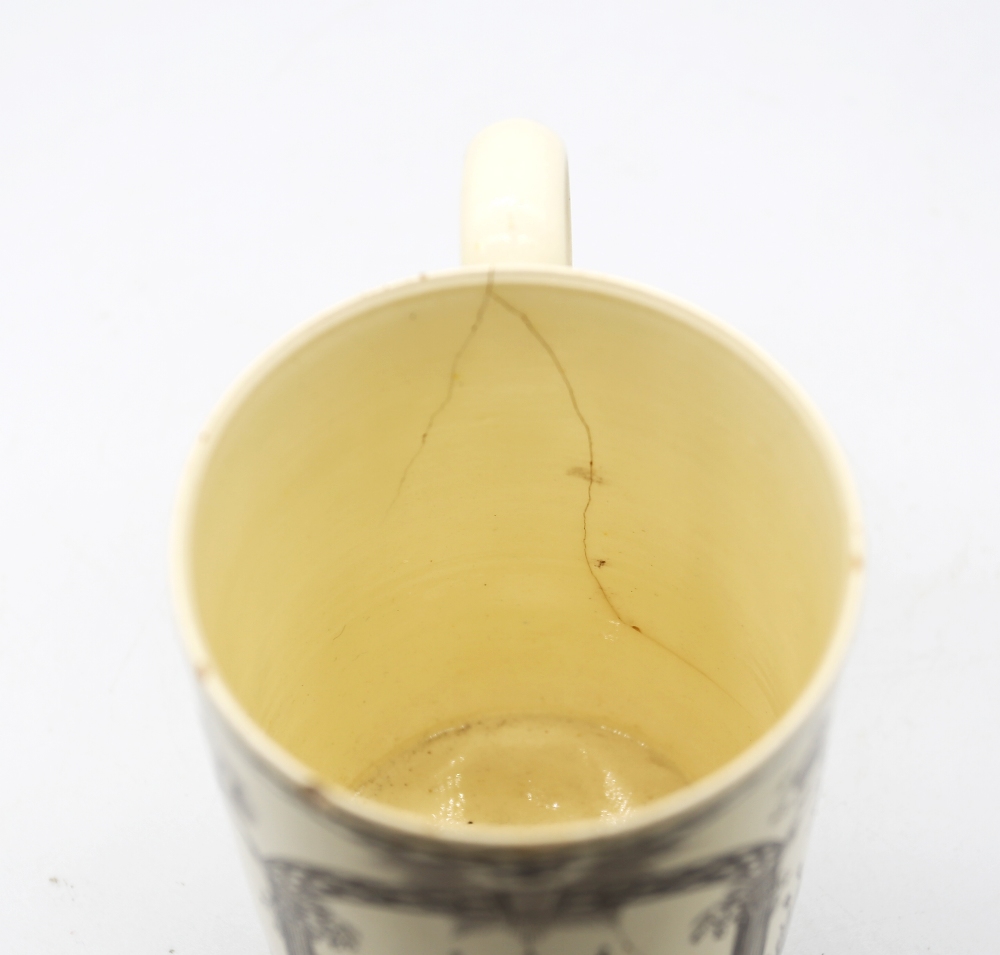 A small Leeds creamware mug with Masonic engravings.  Circa 1780-1800. Size 9.5cm high  Condition. - Bild 5 aus 14
