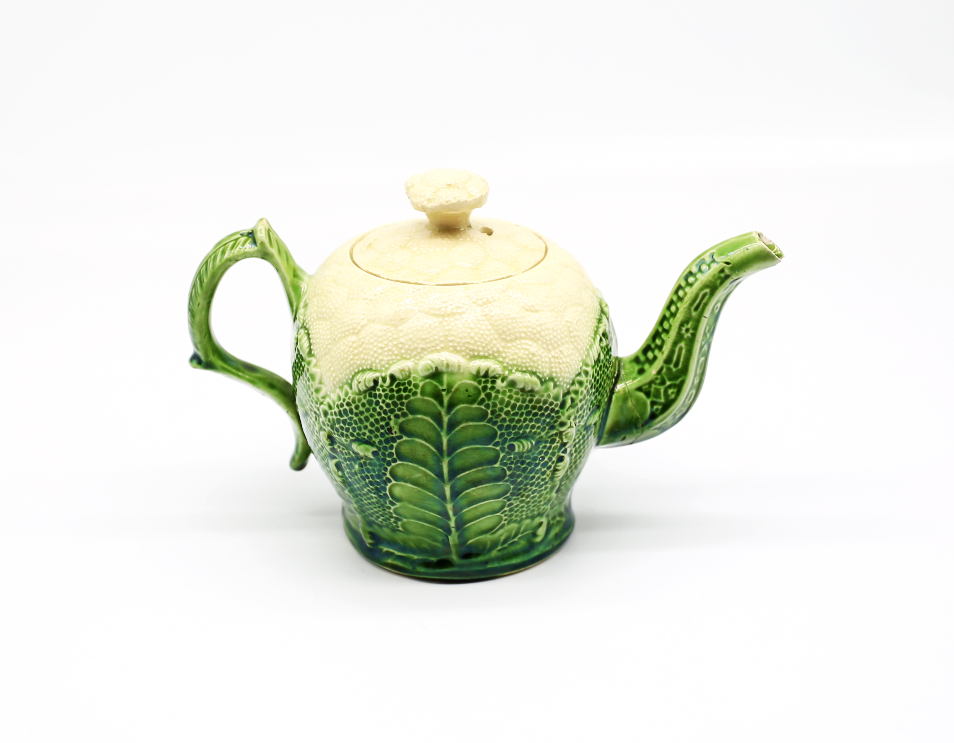 A Wedgwood 18th century creamware ‘Cauliflower’ teapot and cover. Moulded as a cauliflower decorated - Image 3 of 15