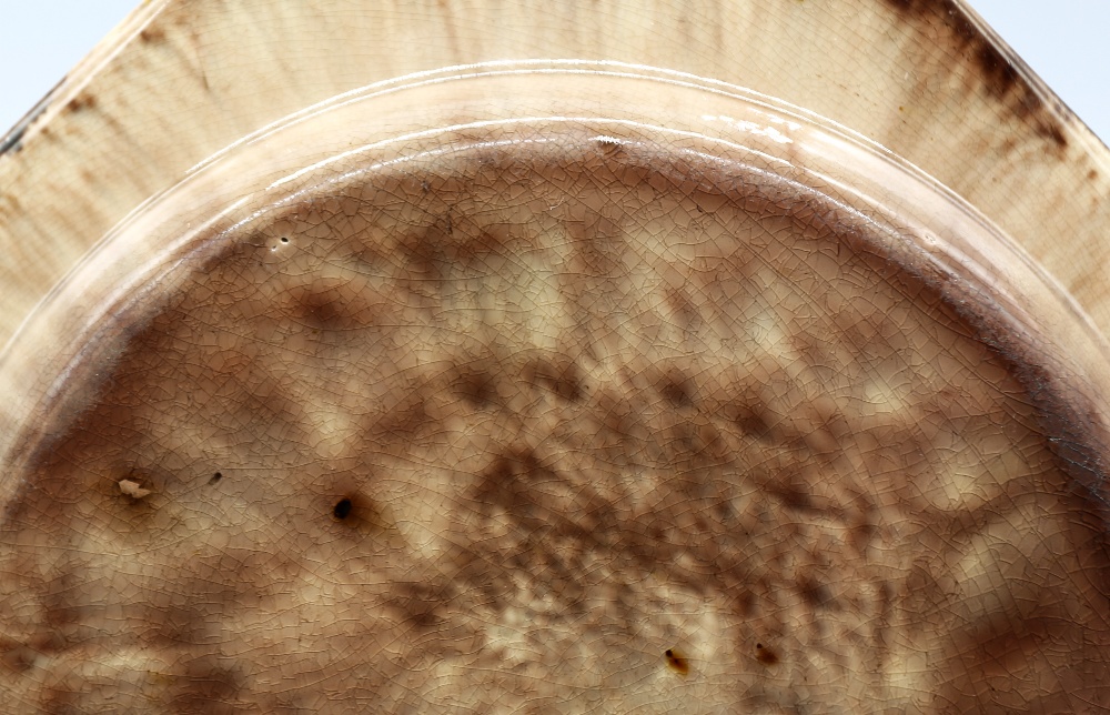 A Staffordshire octagonal Whieldon plate, sponge decorated in brown, green and yellow.  Circa - Bild 5 aus 8