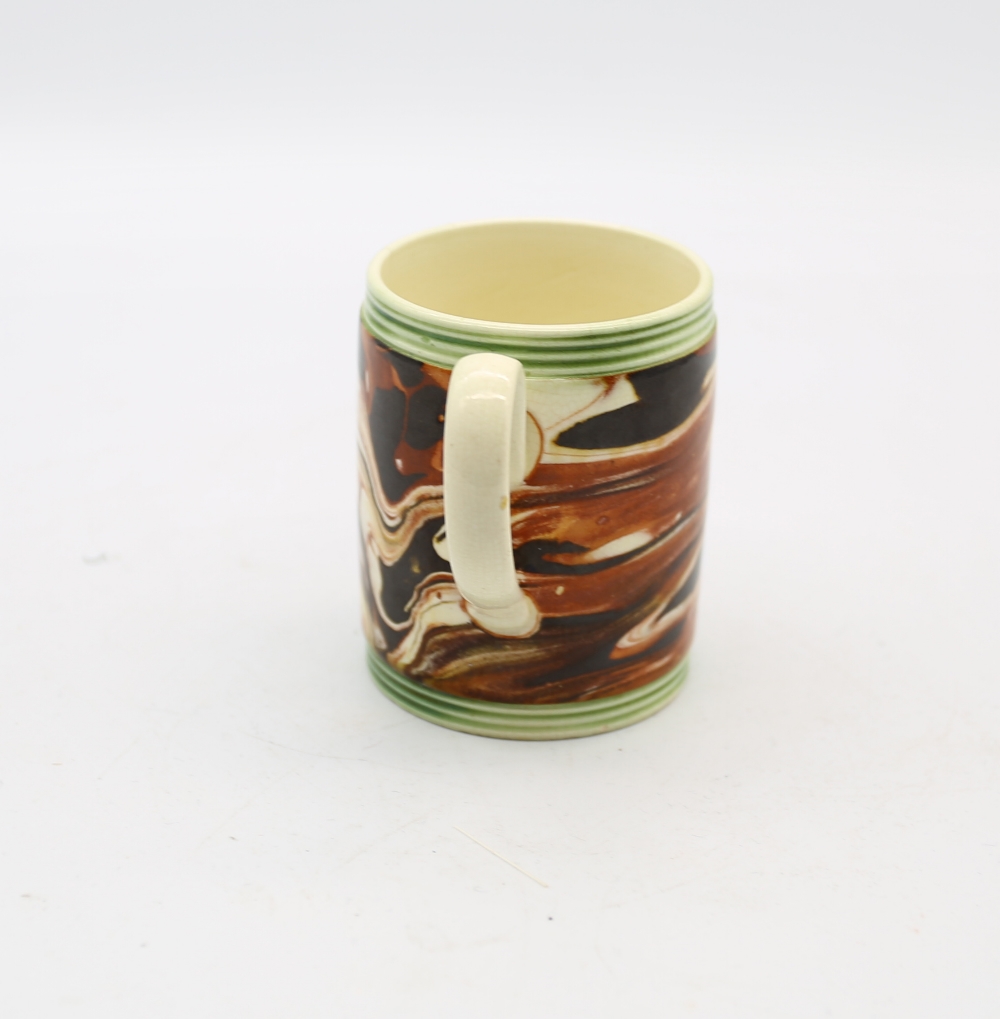 A small creamware cylindrical mug with coloured marbled decoration, with green ribbed bands to top - Image 2 of 7