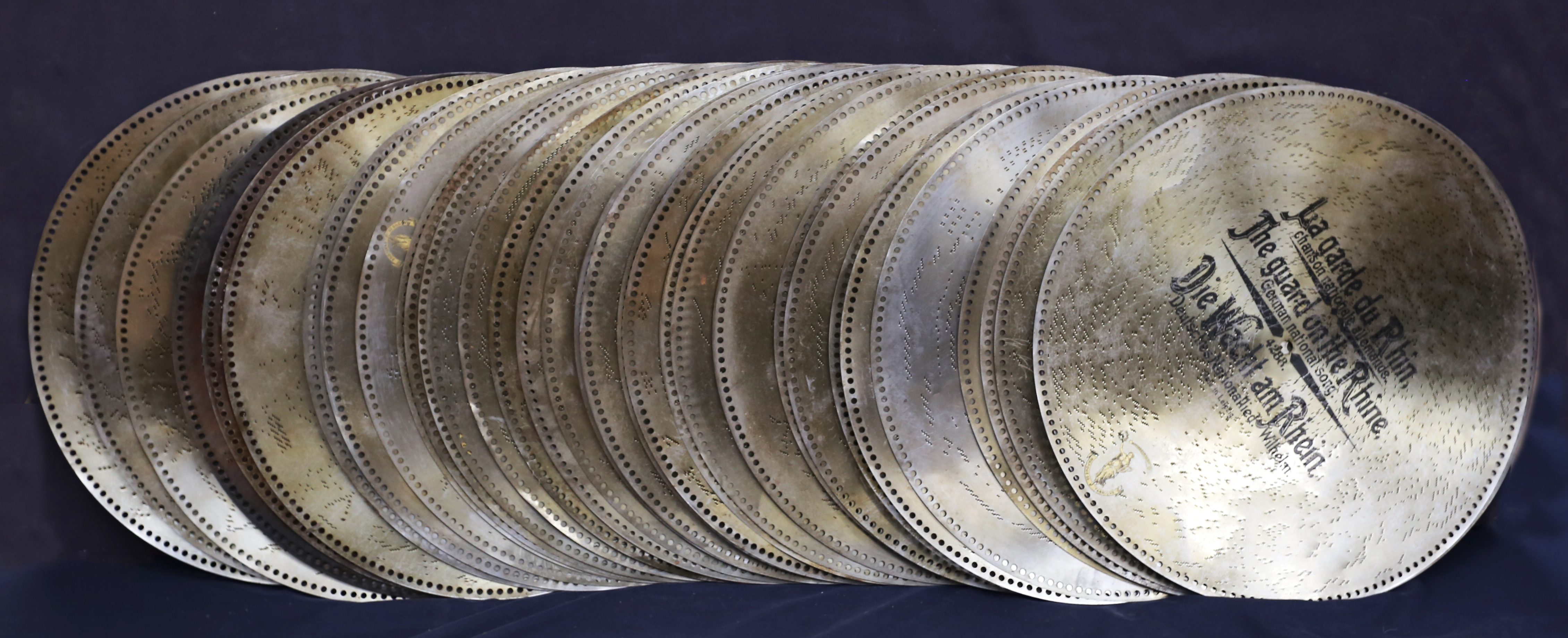 A 24 and a half inch Mikado Polyphon, Style 54, German, circa 1900. Approximately 65 discs are - Image 6 of 7