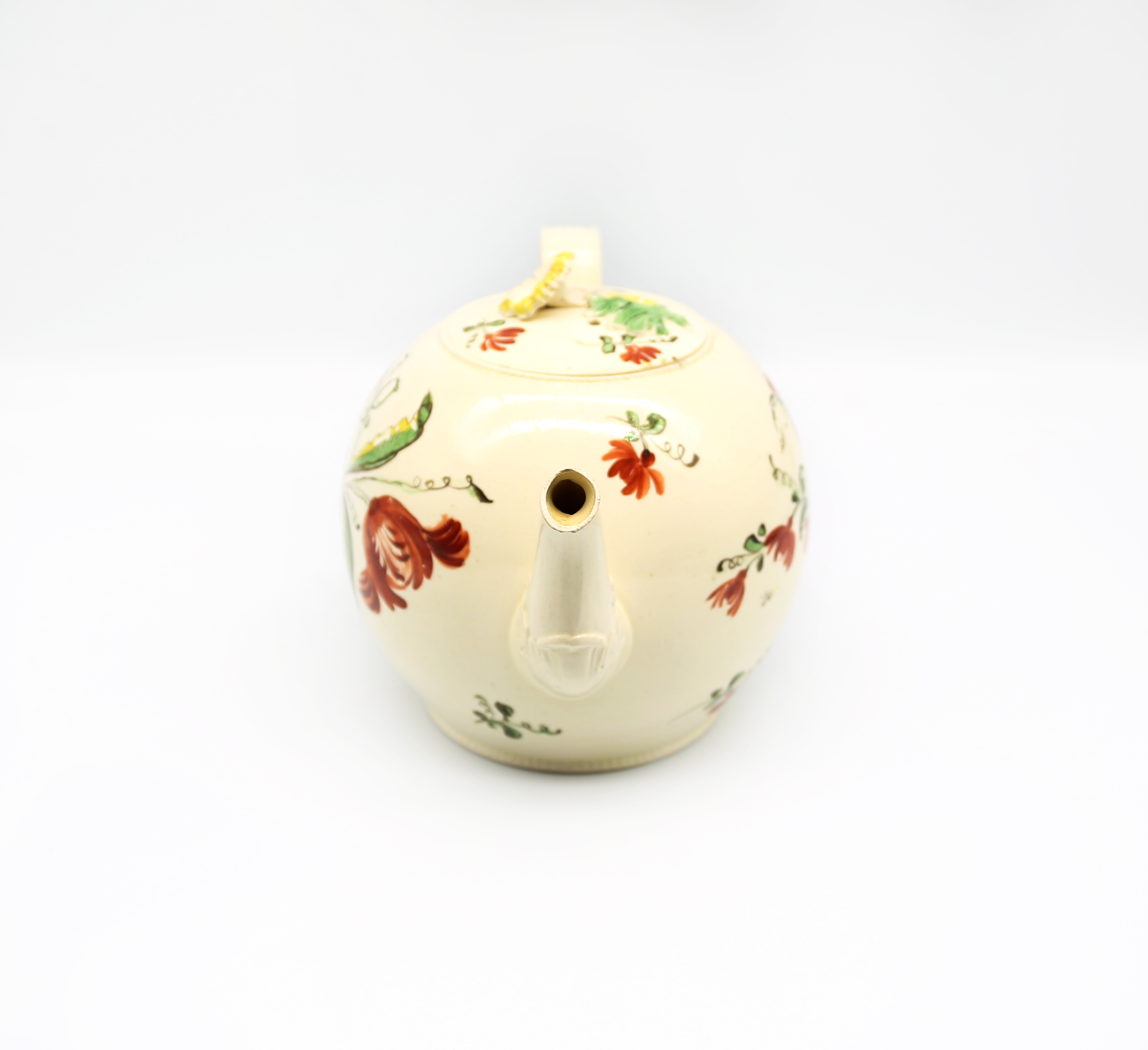 A Staffordshire William Greatbatch /Leeds creamware globular teapot and cover, painted with - Image 4 of 12