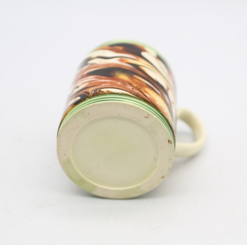 A small creamware cylindrical mug with coloured marbled decoration, with green ribbed bands to top - Image 7 of 7