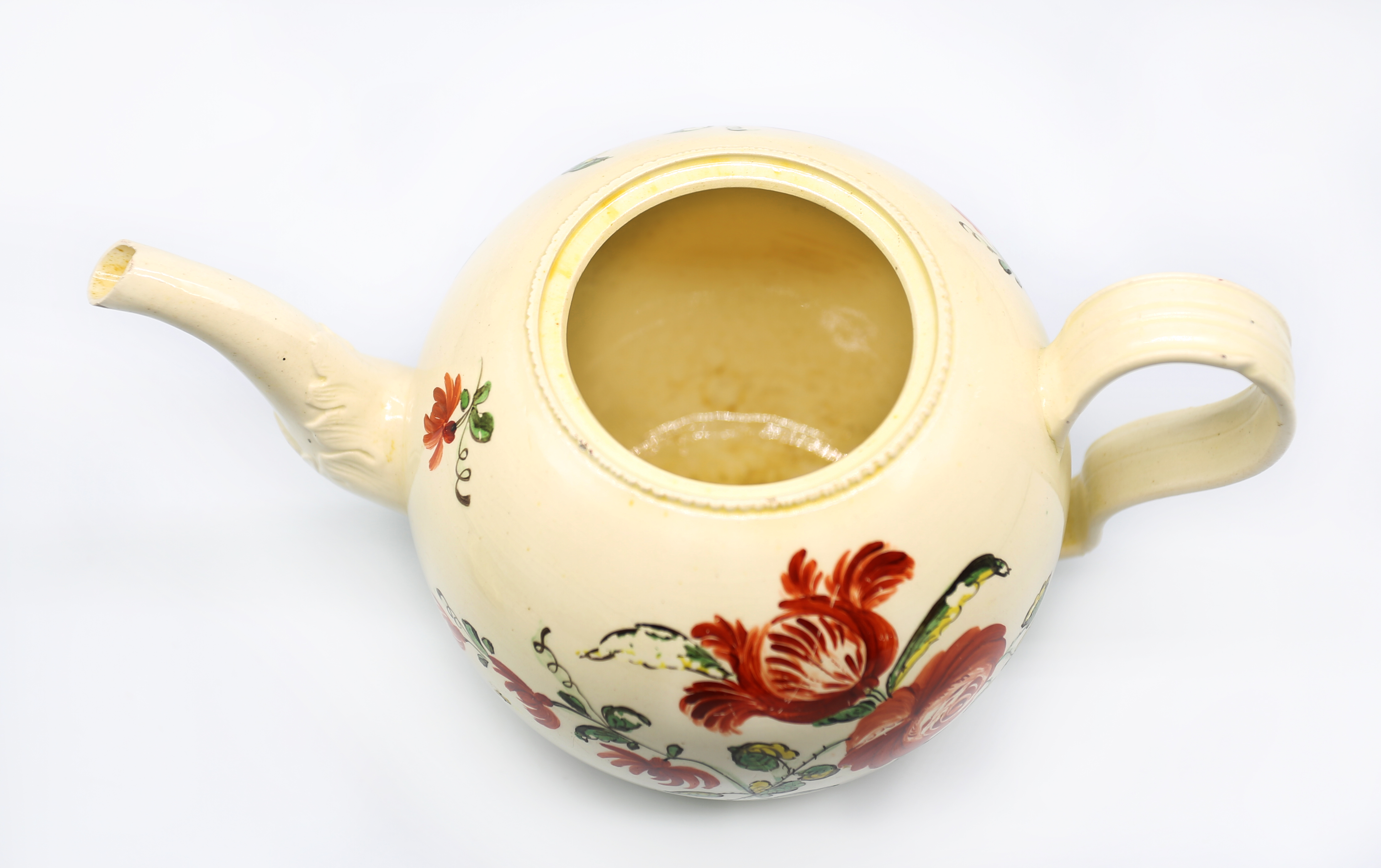 A Staffordshire William Greatbatch /Leeds creamware globular teapot and cover, painted with - Image 11 of 12