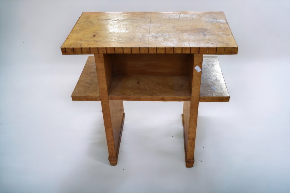 1920s occasional table/stand, in walnut, 65 x 65 x 35cm