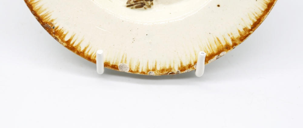 A creamware ‘Toy’ oval platter with an apple and foliage moulded in the centre, with an ochre - Image 5 of 8