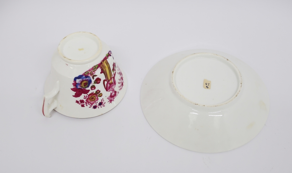 A small collection of 19th century pink lustre tea cups and saucers, teapot, milk jug and slop bowl. - Bild 7 aus 11