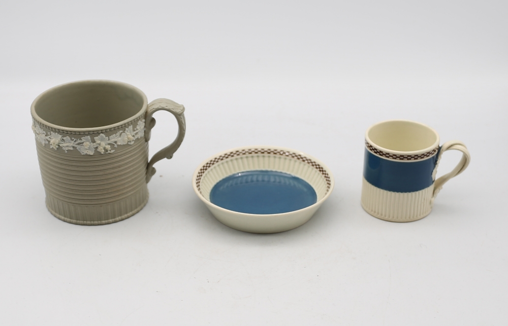 A Drabware sprigged mug, grey ground with grape and vine sprigging, along with a Mocha ware coffee - Image 5 of 6
