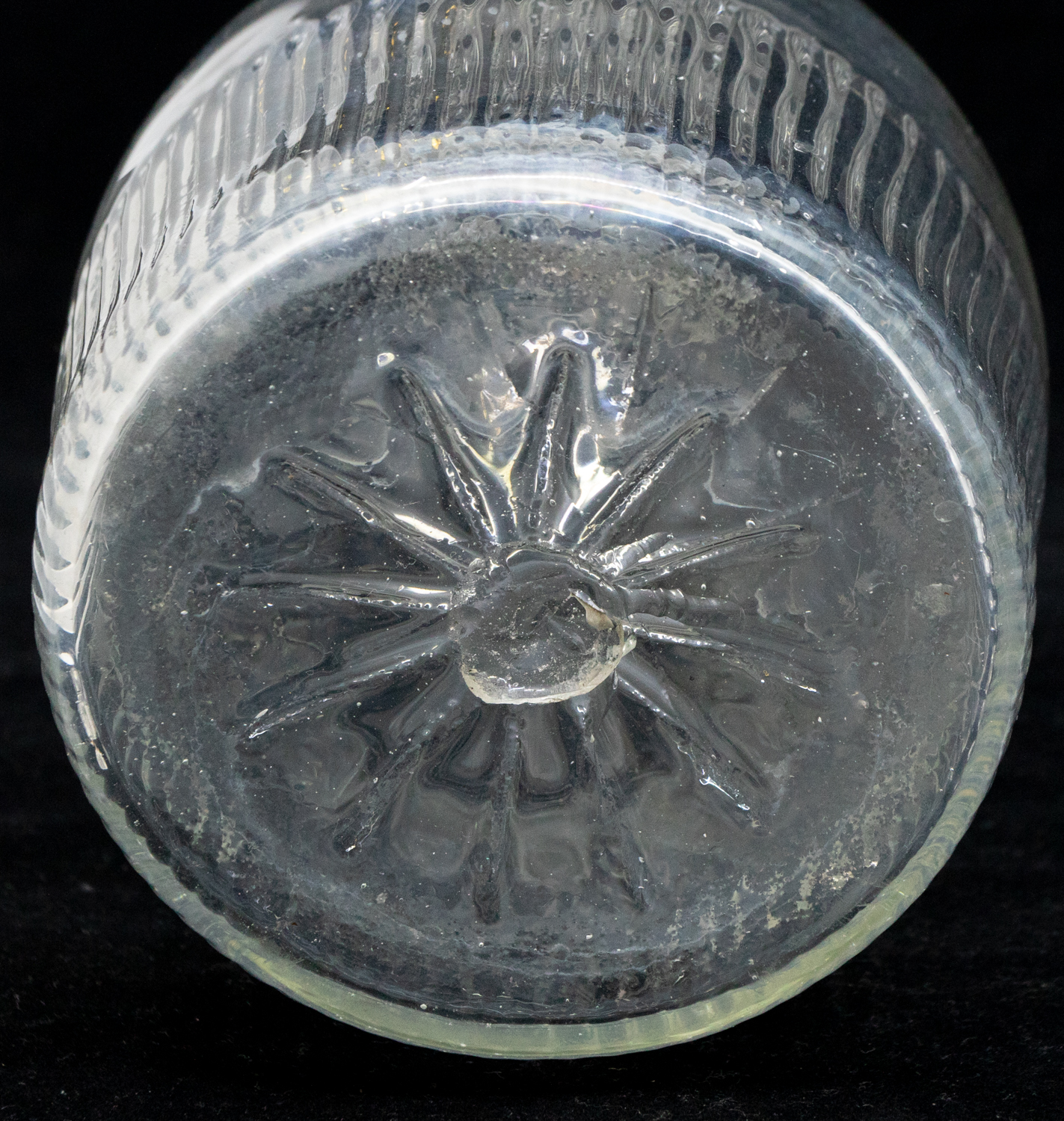 Two early 19th Century Irish glass decanters, both with original stoppers, probably Belfast along - Image 3 of 7