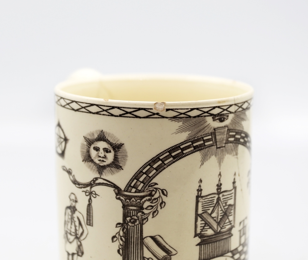 A small Leeds creamware mug with Masonic engravings.  Circa 1780-1800. Size 9.5cm high  Condition. - Bild 9 aus 14