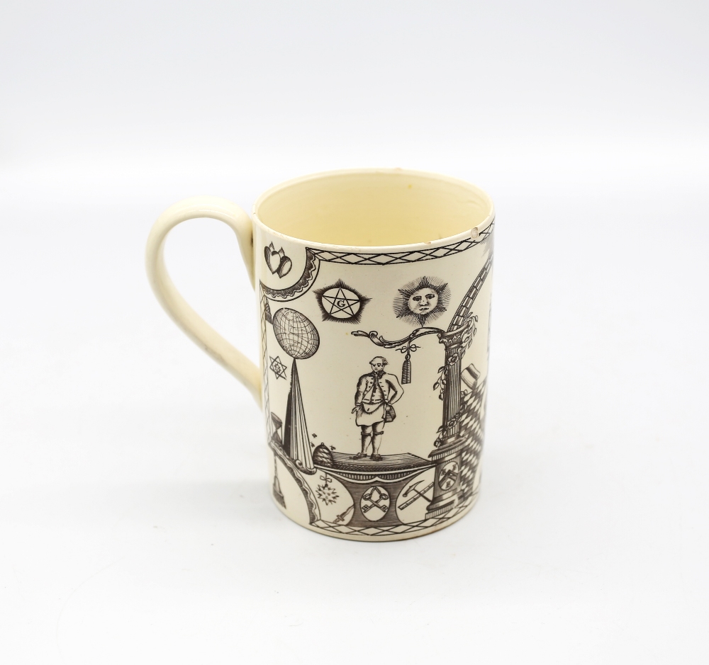 A small Leeds creamware mug with Masonic engravings.  Circa 1780-1800. Size 9.5cm high  Condition. - Bild 3 aus 14