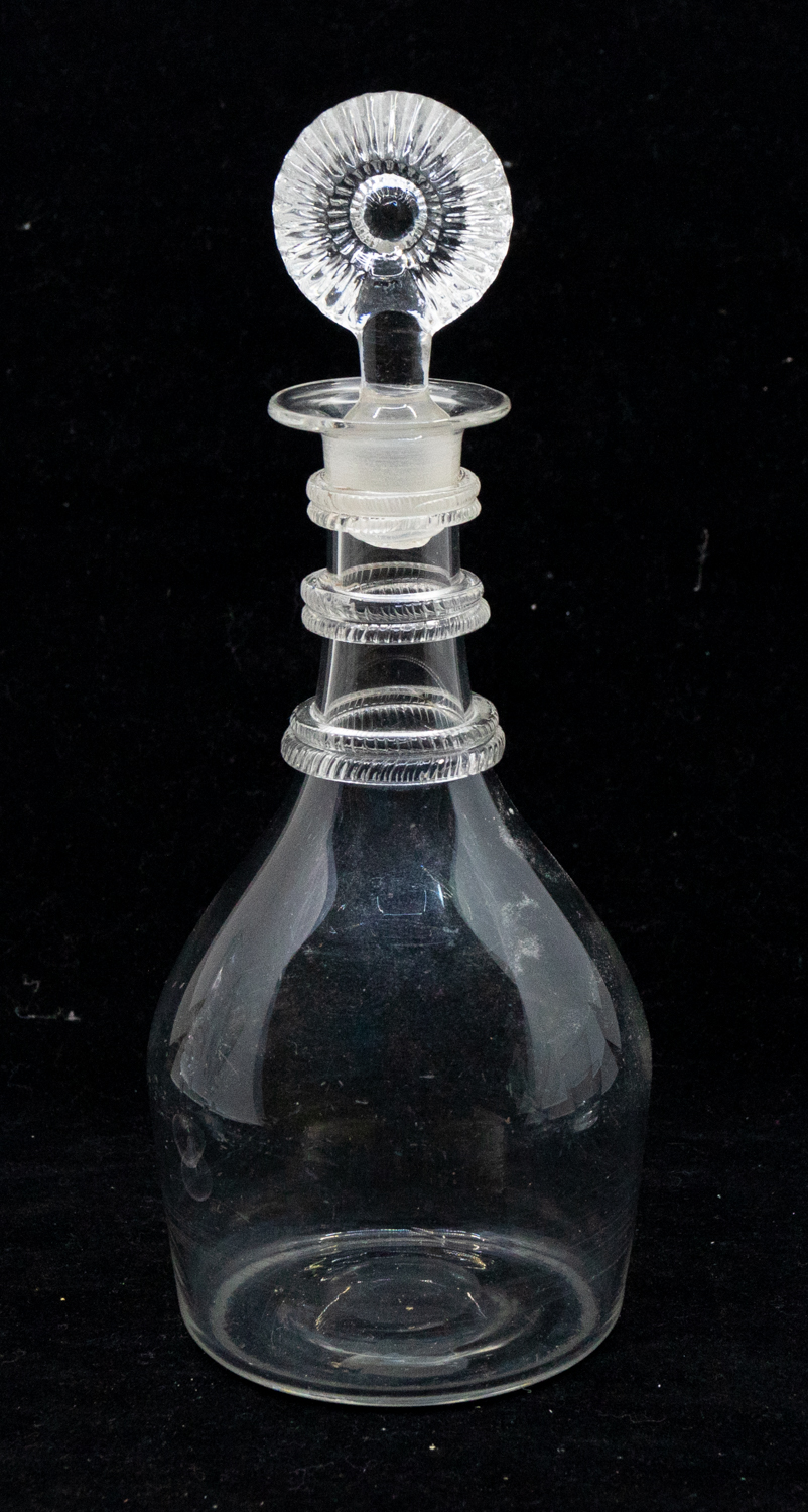 A late 18th Century/early 19th Century clear glass decanter with ribbed neck and original stopper - Image 2 of 4