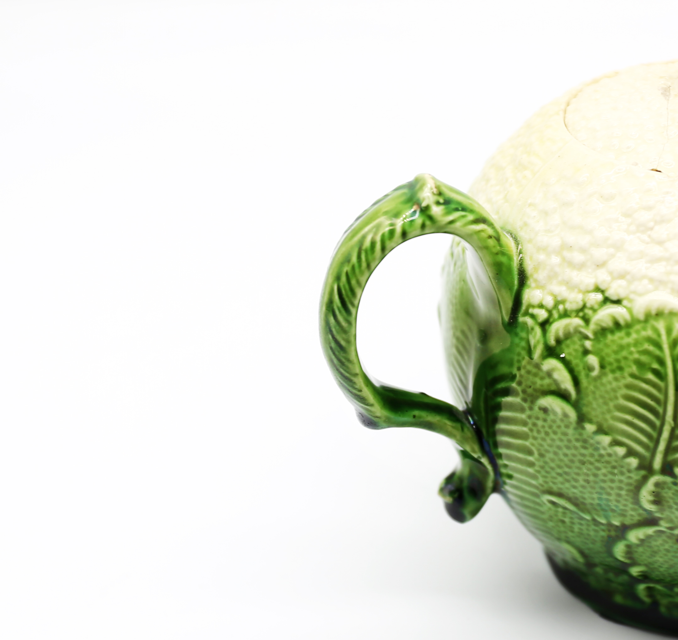 A Wedgwood 18th century creamware ‘Cauliflower’ teapot and cover. Moulded as a cauliflower decorated - Image 7 of 16