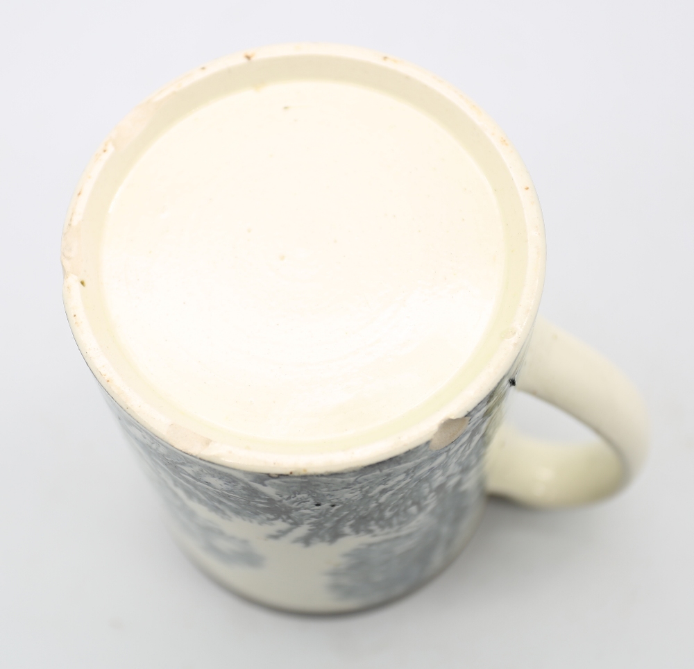 A  creamware Mocha mug, cream ground with blue/grey feathered trees, with a black band to the top - Bild 8 aus 8