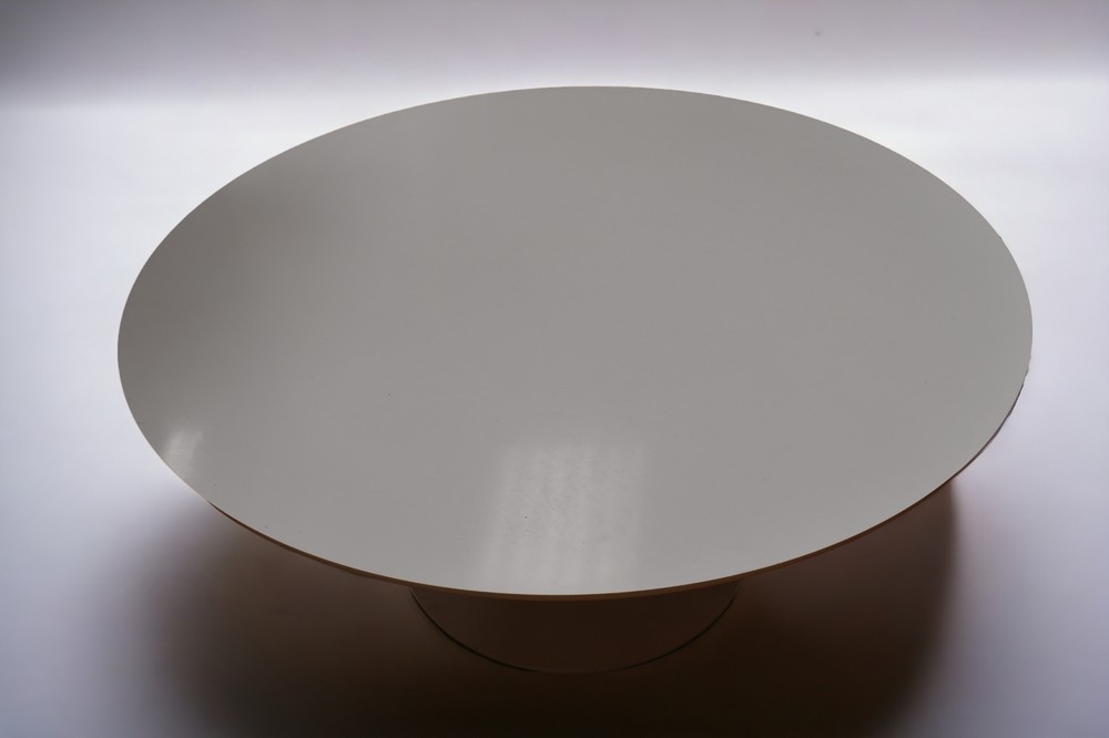 An Arkana circular dining table of white formica, diameter 150cm, on a shaped metal stand - Image 2 of 4