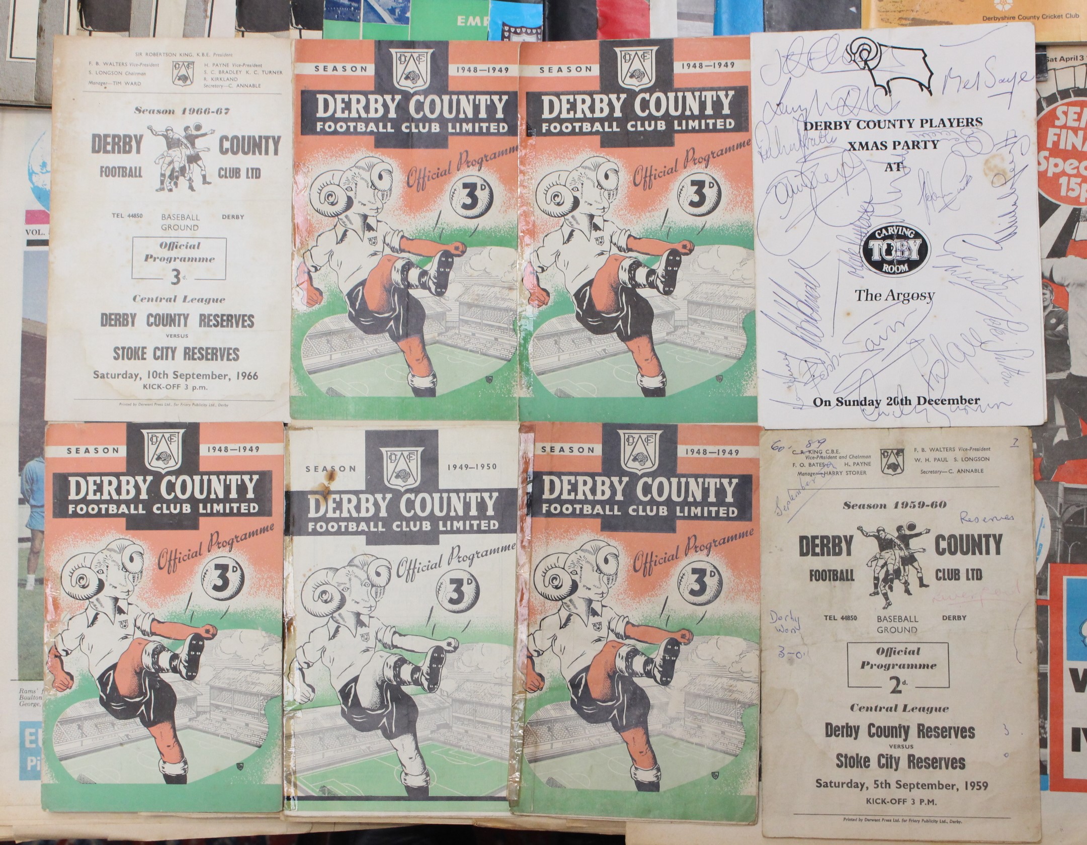 Derby County: A collection of assorted Derby County football programmes to include: programmes - Bild 2 aus 2