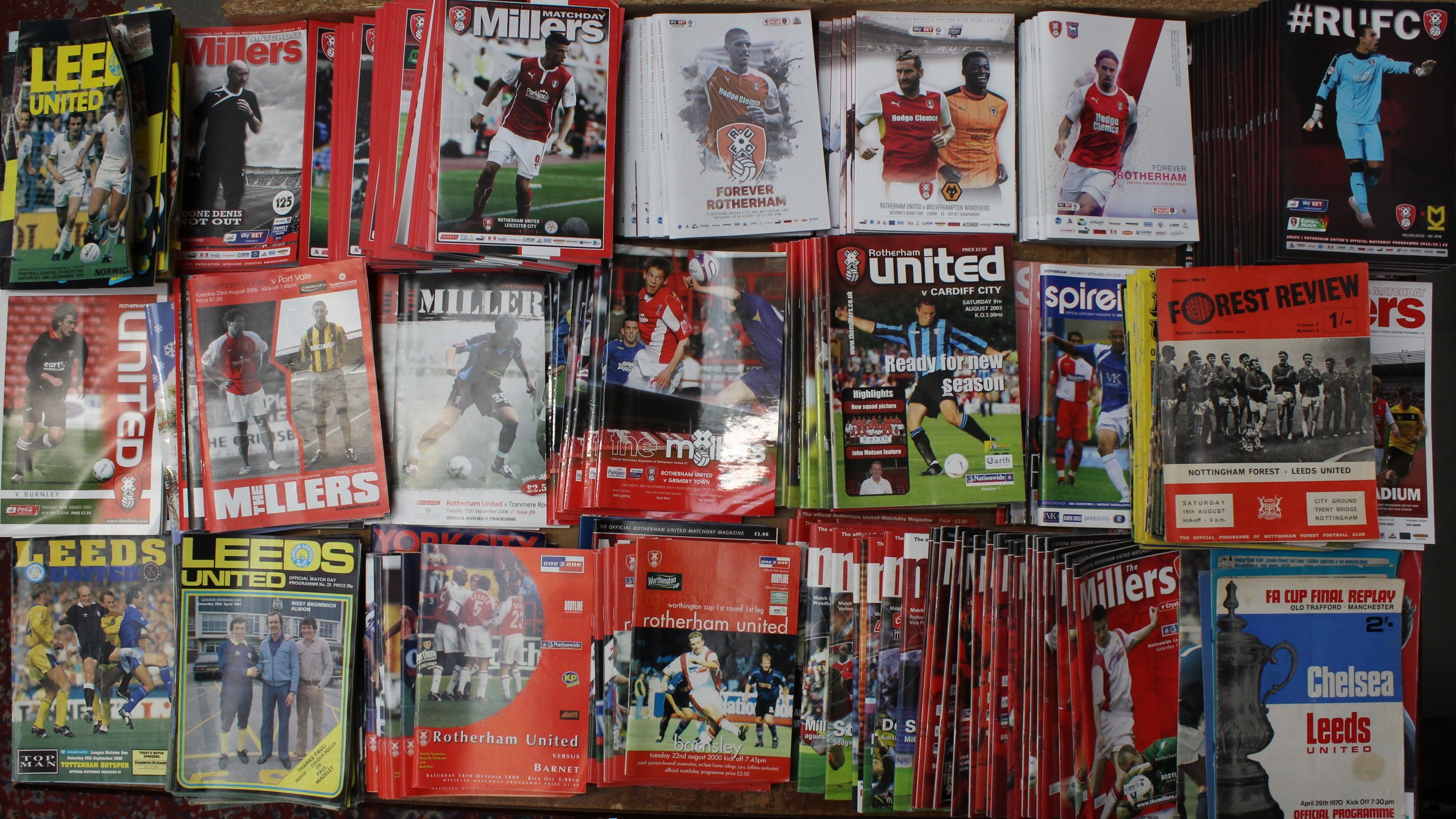Football: A collection of assorted modern Rotherham United programmes, 1970s onwards, mostly home - Bild 2 aus 2