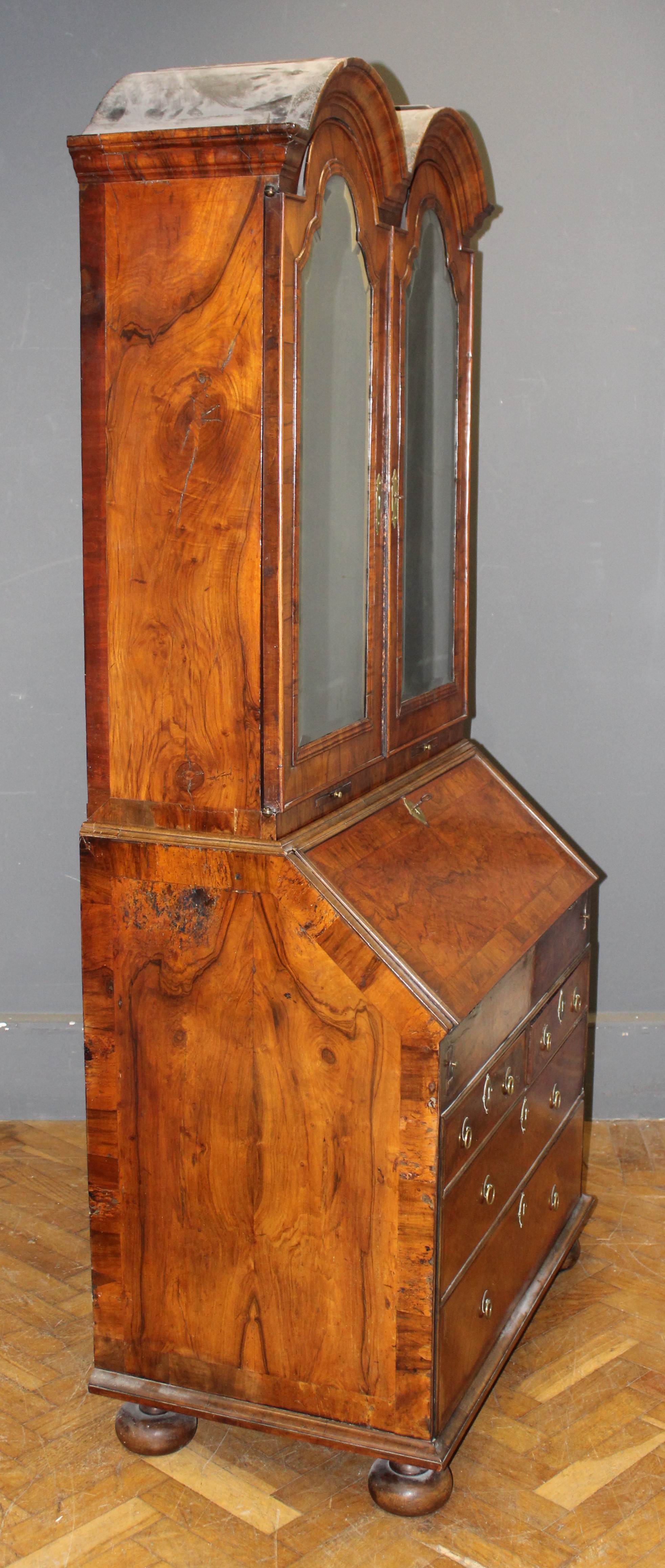 A William & Mary walnut Herring banded double dome bureau bookcase. Double-hinged mirror doors - Image 10 of 11