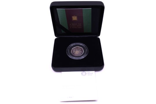 Selection of Two Collectors coins and a Collectors medal.  To include The Royal Mint Withdrawal from - Image 3 of 4