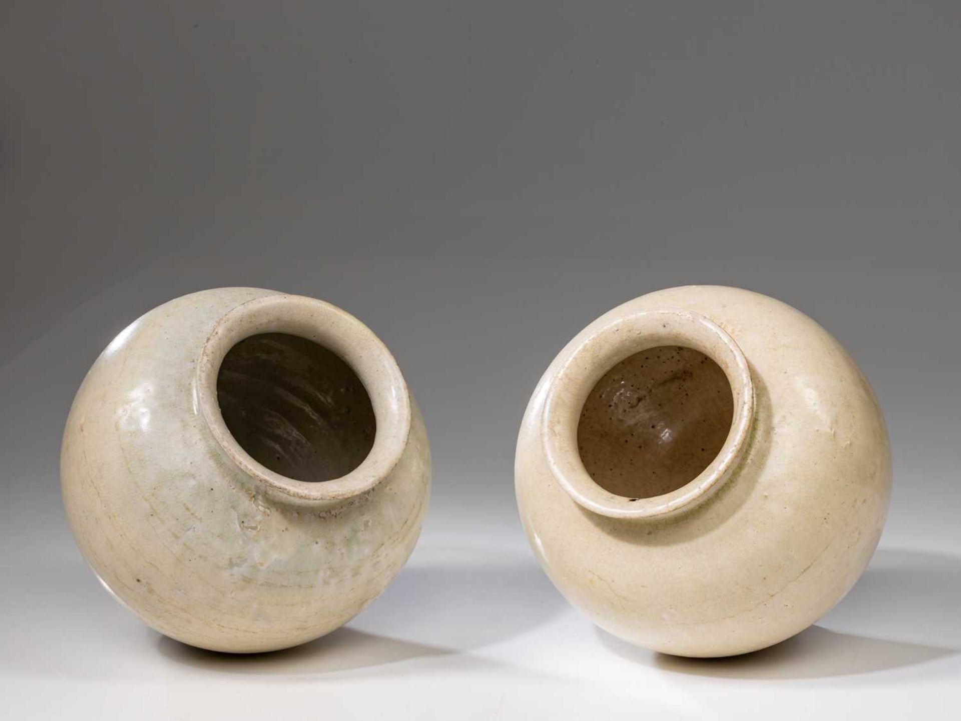 (R) PAIR OF CERAMIC MOON VASES - Image 5 of 5