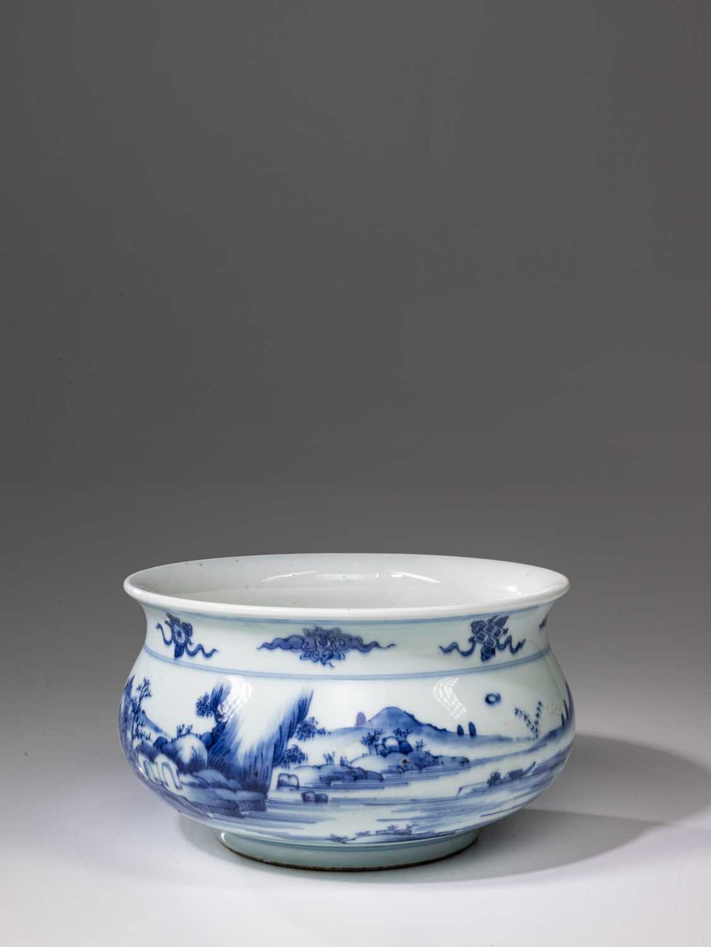 BLUE AND WHITE PORCELAIN - Image 2 of 5