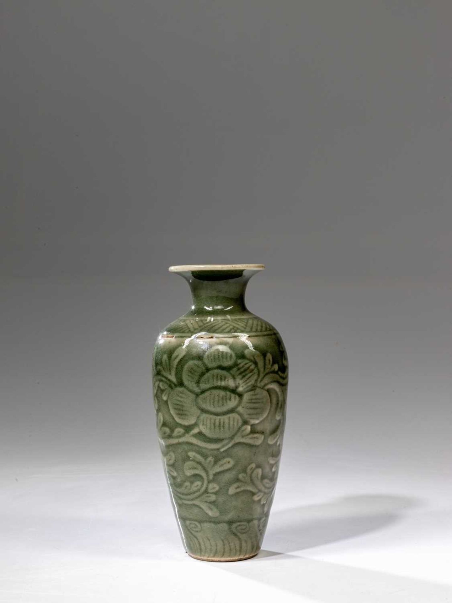 (R) SMALL CELADON VASE - Image 4 of 6