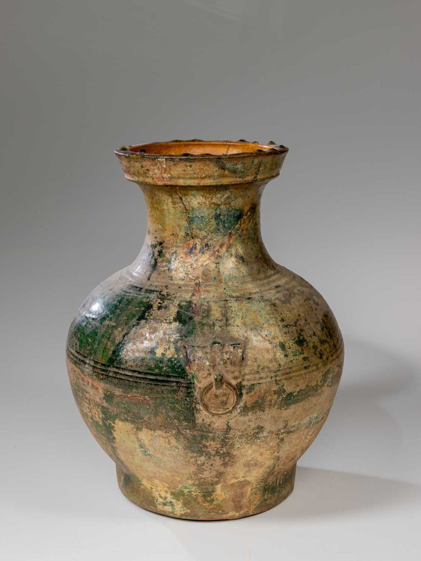 (R) HU TYPE VASE - Image 2 of 6