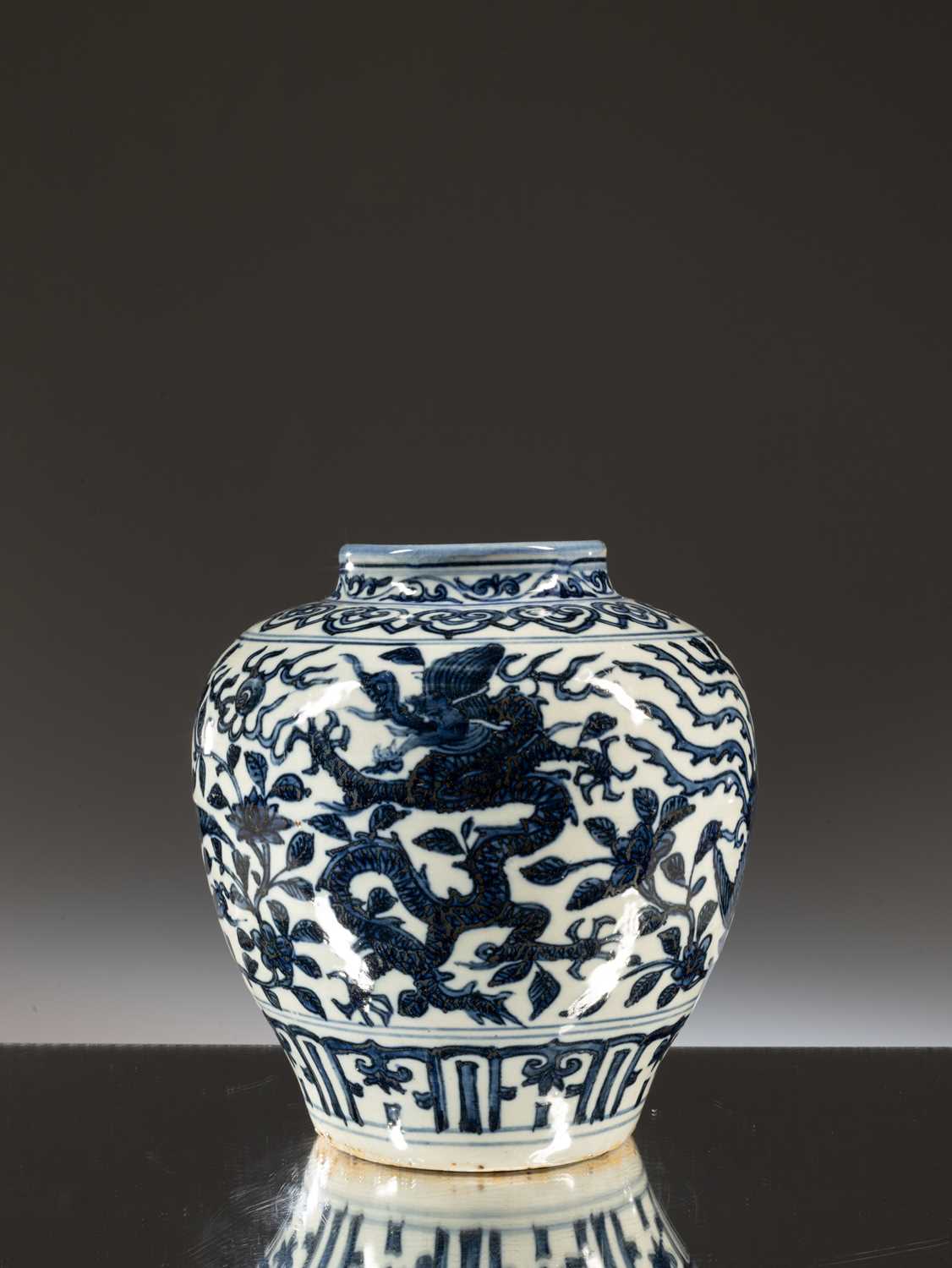 BLUE AND WHITE JAR - Image 2 of 14