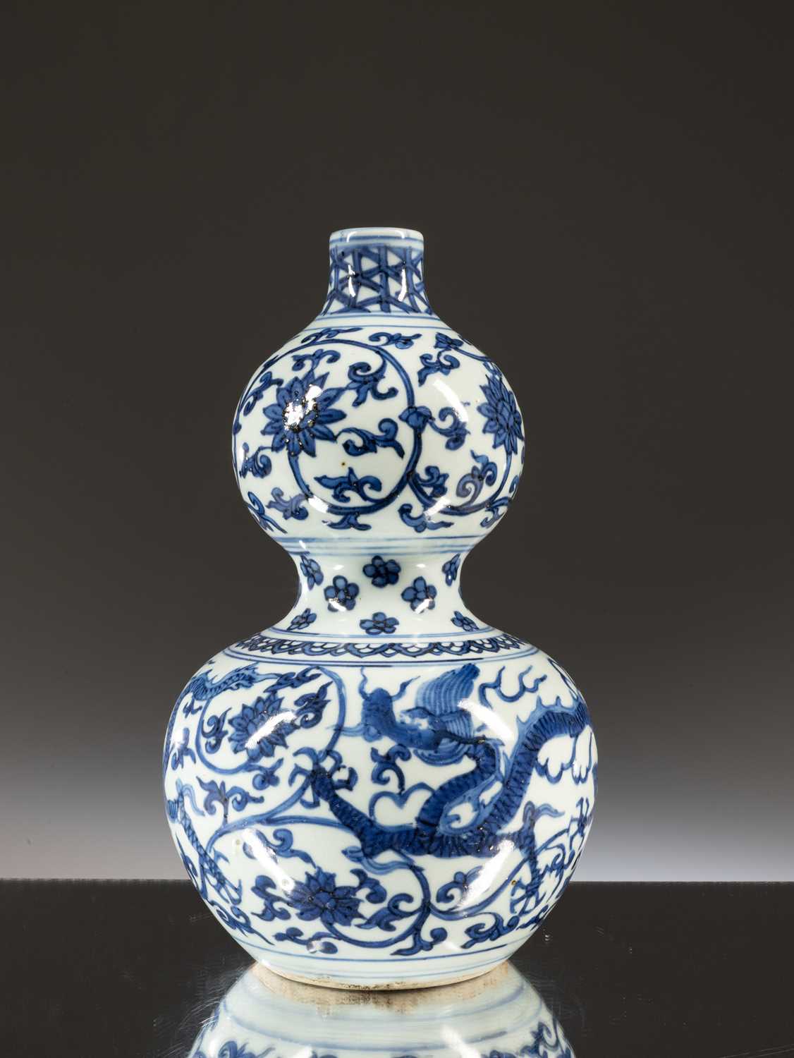 BLUE AND WHITE DOUBLE-GOURD VASE