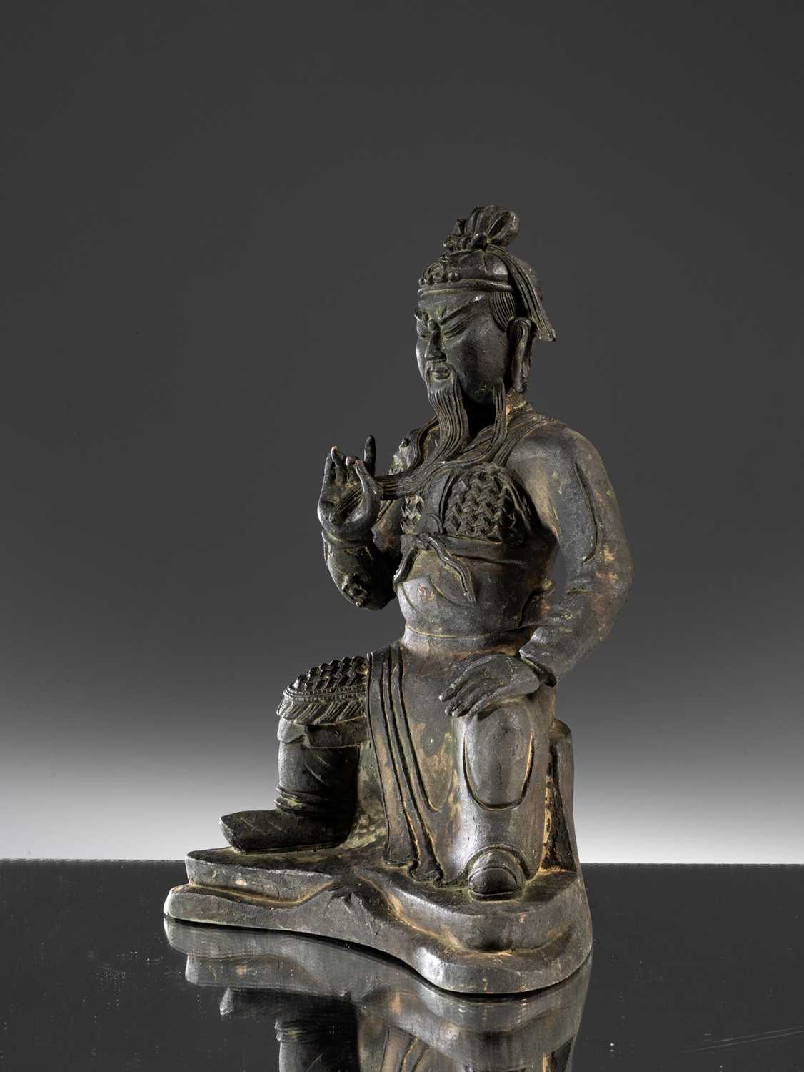 CHINESE SCULPTURE DEPICTING GUANDI , THE GOD OF WAR - Image 4 of 15