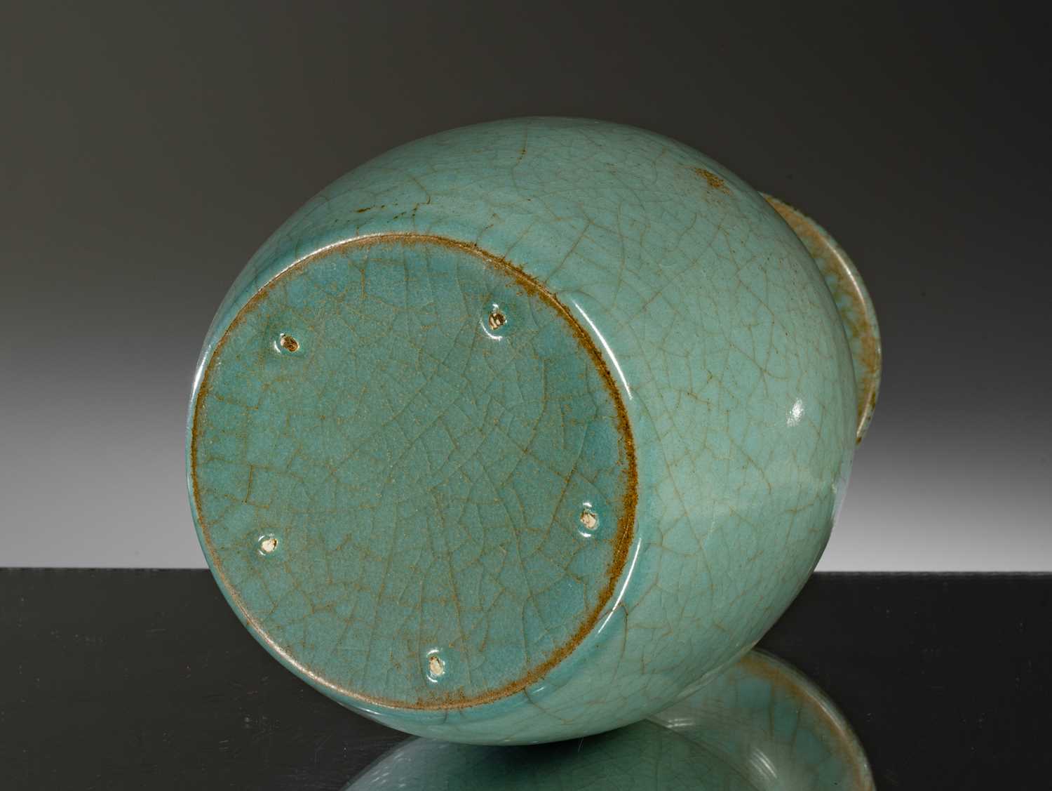 A LONGQUAN CELADON MALLET-SHAPED VASE - Image 3 of 5