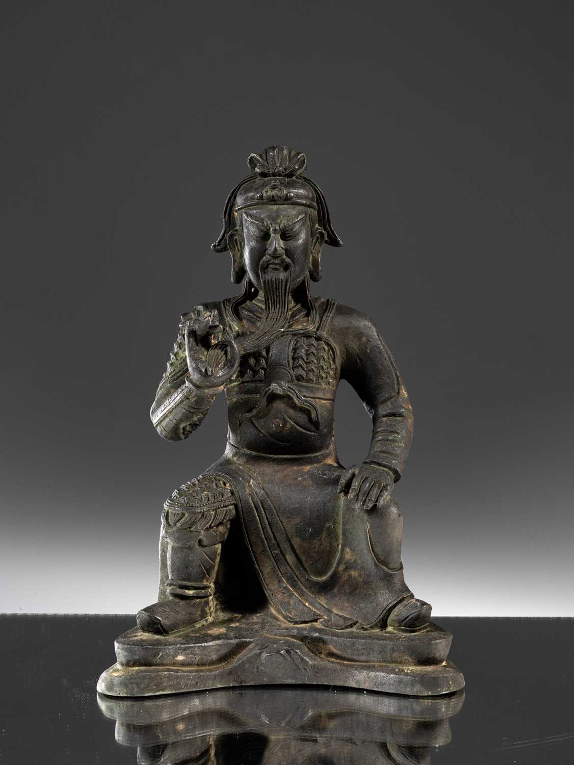 CHINESE SCULPTURE DEPICTING GUANDI , THE GOD OF WAR