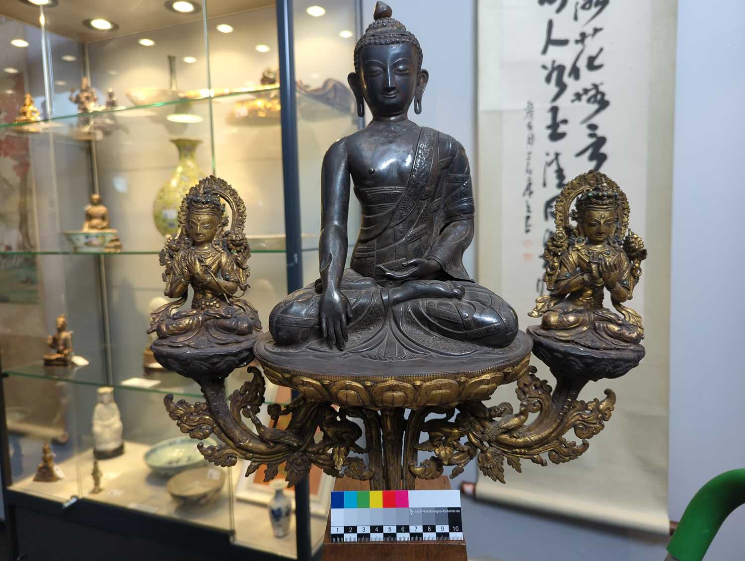 EXTREMLY RARE BUDDHA WITH CONSORTS - Image 23 of 27