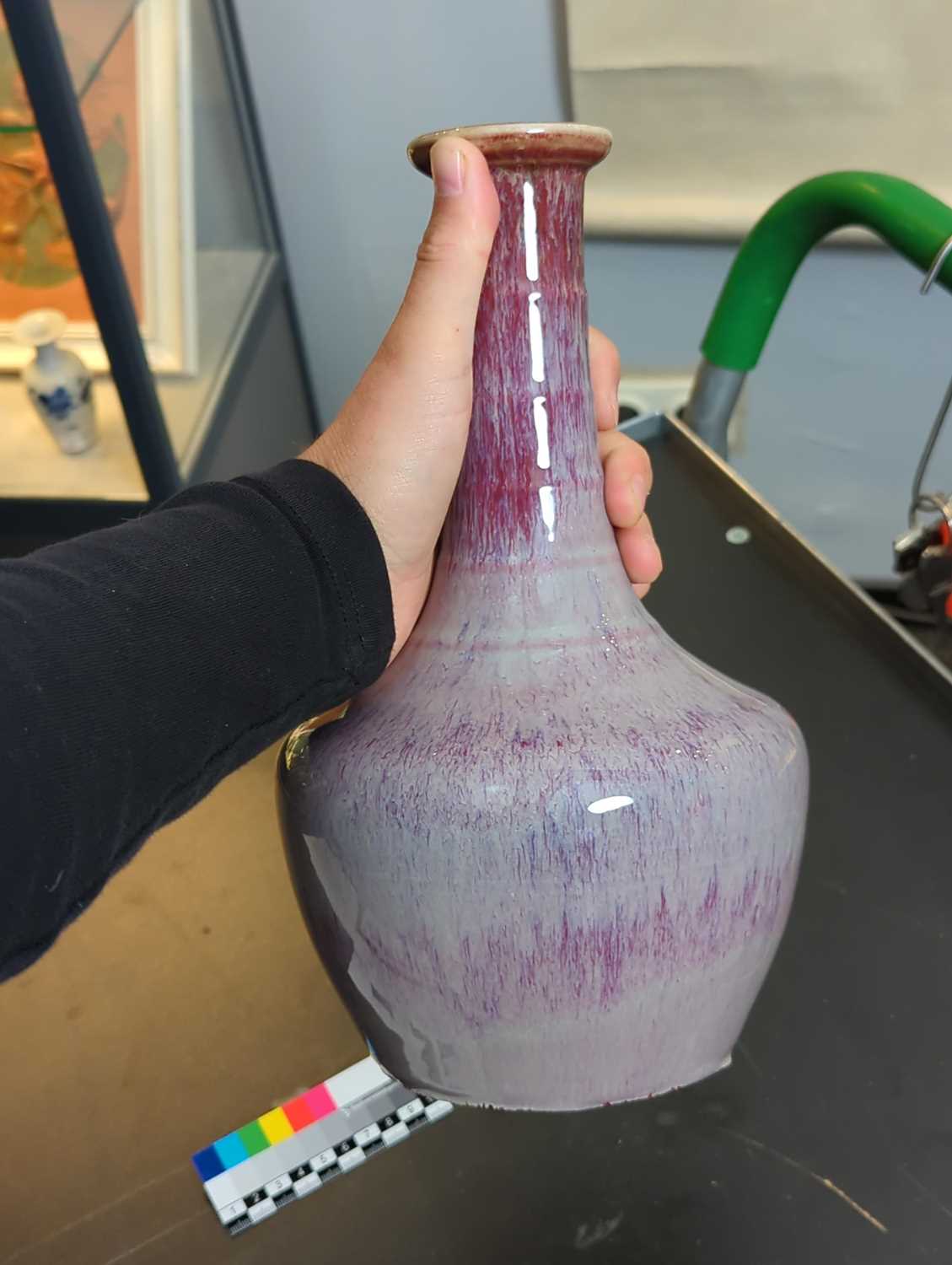 LONG-NECKED VASE - Image 10 of 10