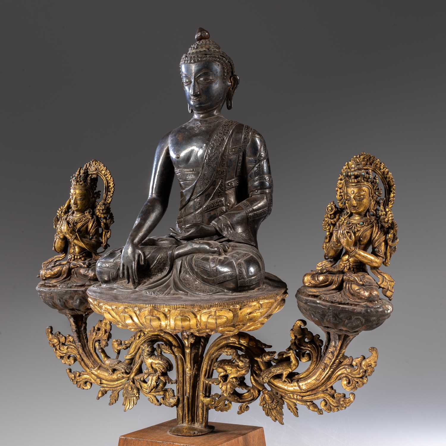 EXTREMLY RARE BUDDHA WITH CONSORTS - Image 6 of 27