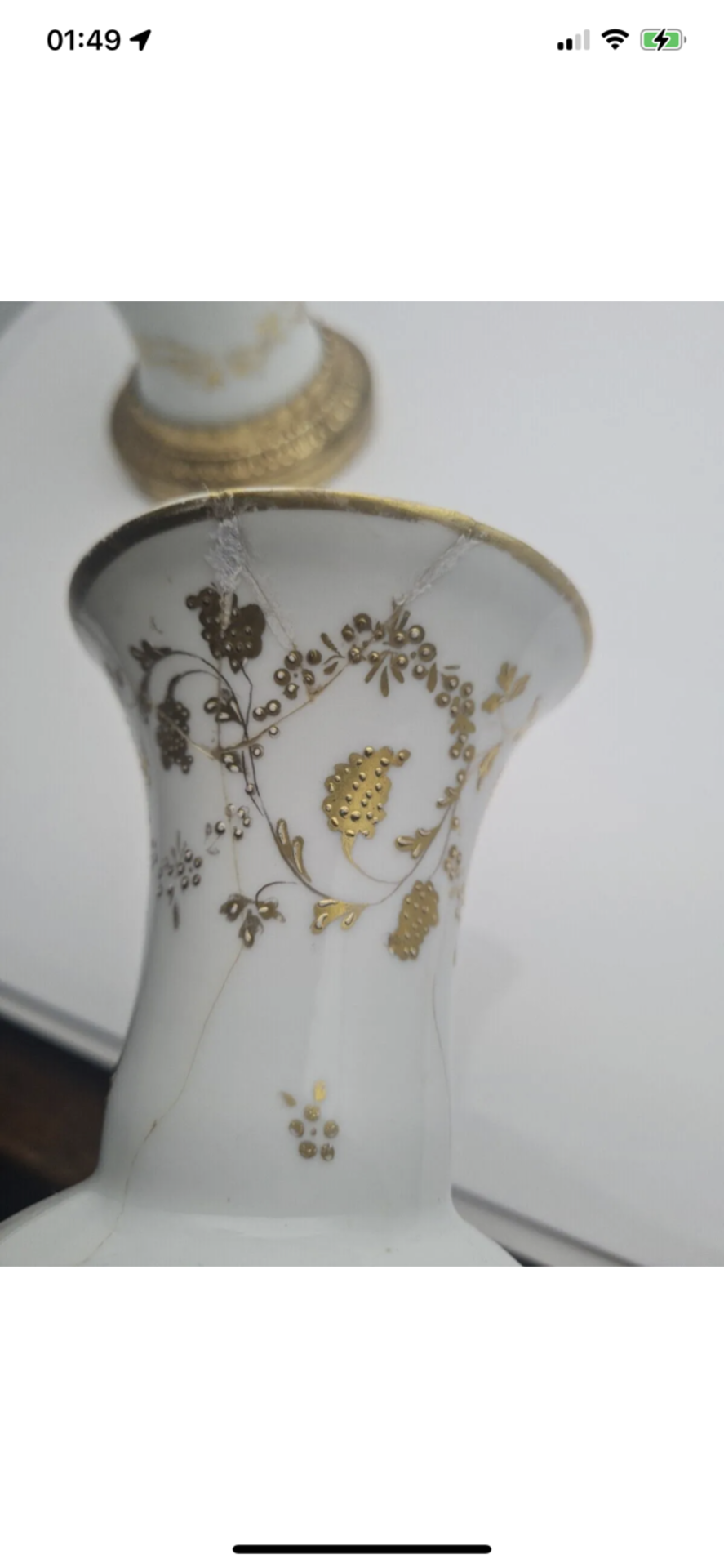 VINTAGE SIGNED PAIR OF VASES ON GILT BASE (ONE DAMAGED) - Image 10 of 11