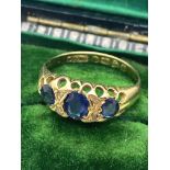 ANTIQUE 18k YELLOW GOLD BLUE SAPPHIRE AND DIAMOND RING SIZE K