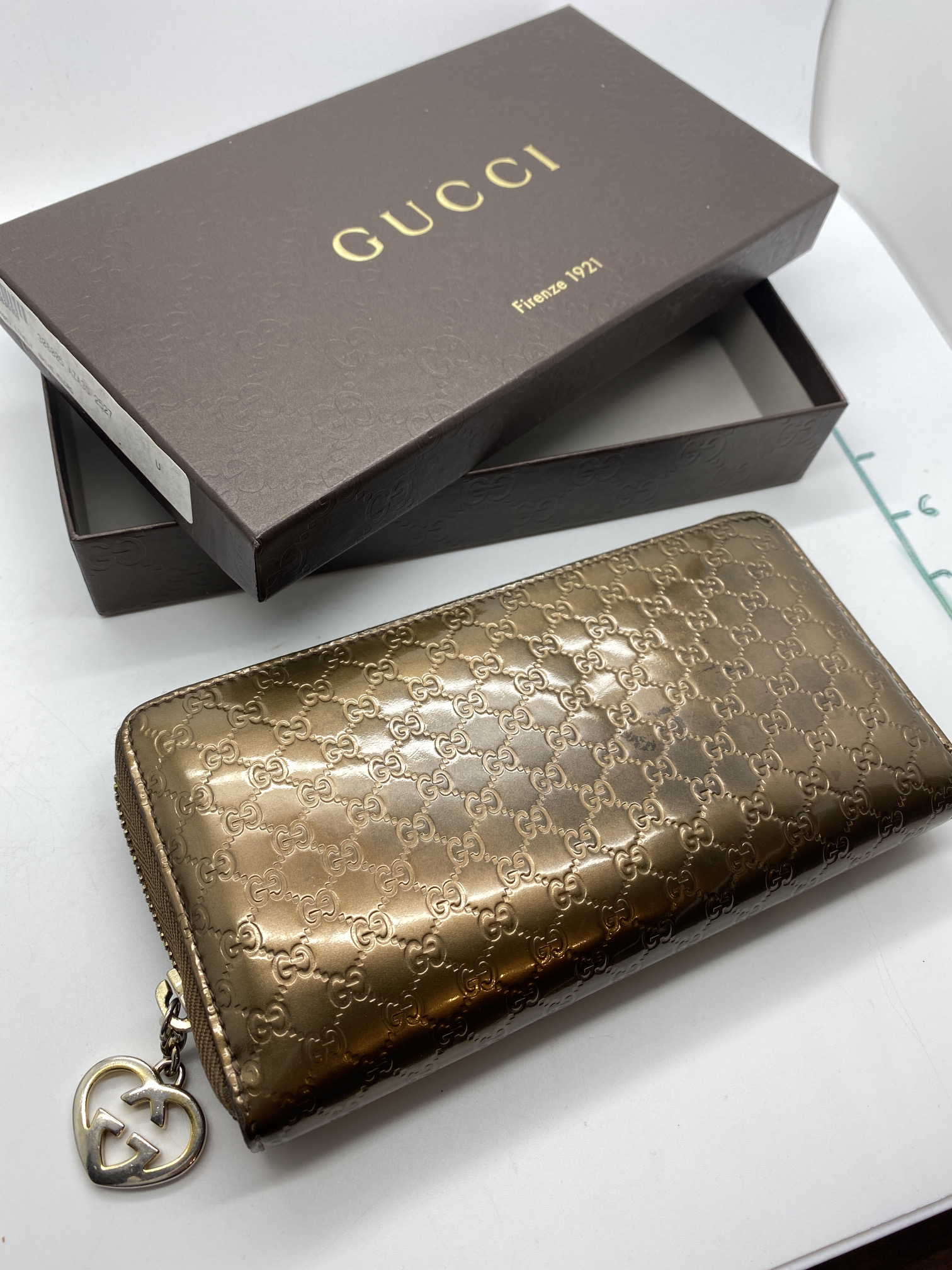 BOXED GUCCI LOVELY SHINE PURSE WITH GG LOGO ALL OVER