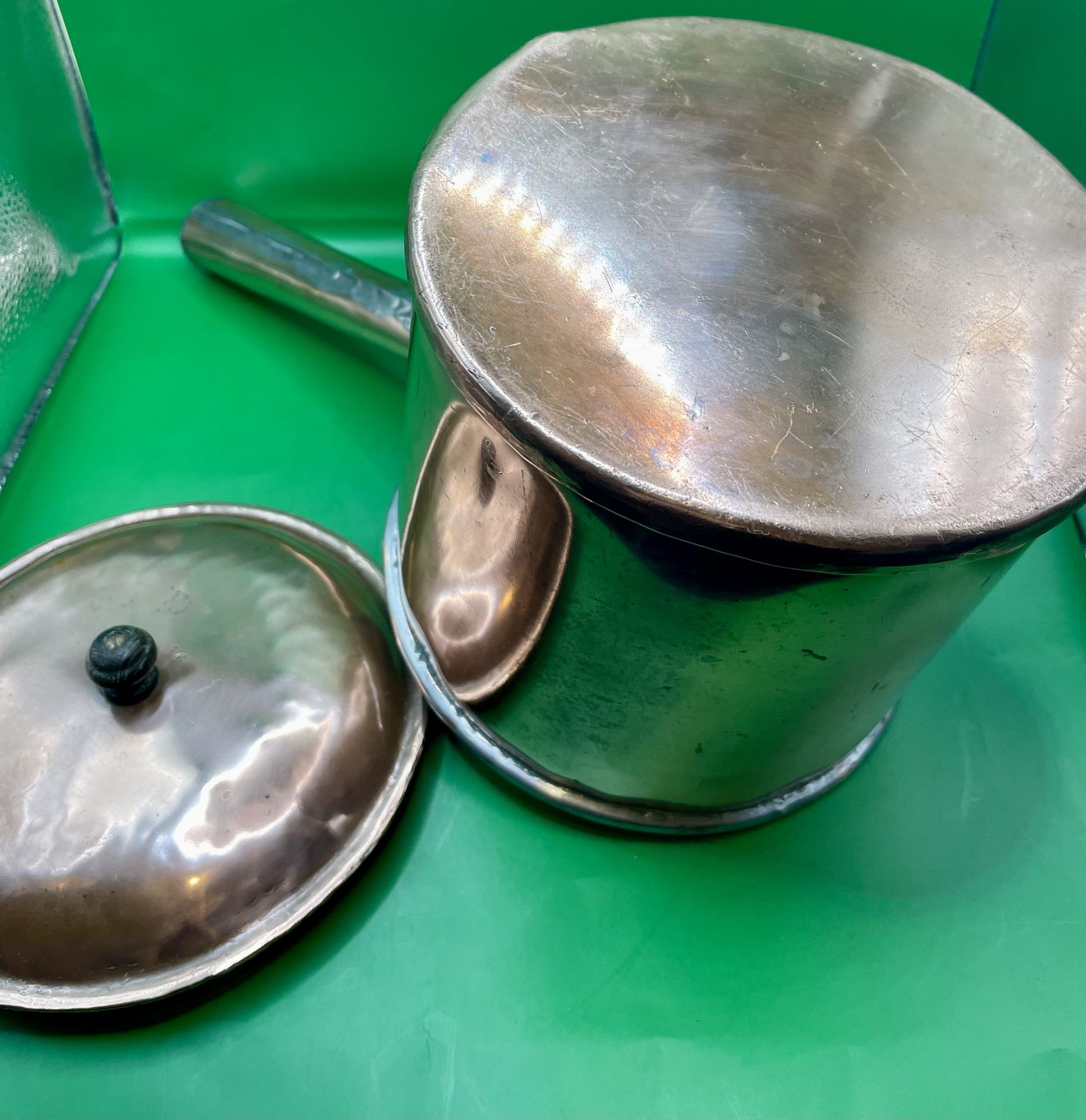 An Antique Georgian Copper Boiling pan lined on the inside with tin. Great condition stunning item. - Image 7 of 10