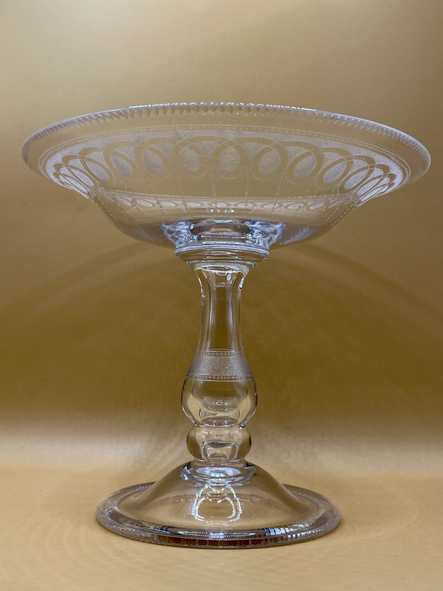 Early Victorian 1860s Glass etched Tazza / Cake stand&nbsp; &nbsp; - Image 2 of 9