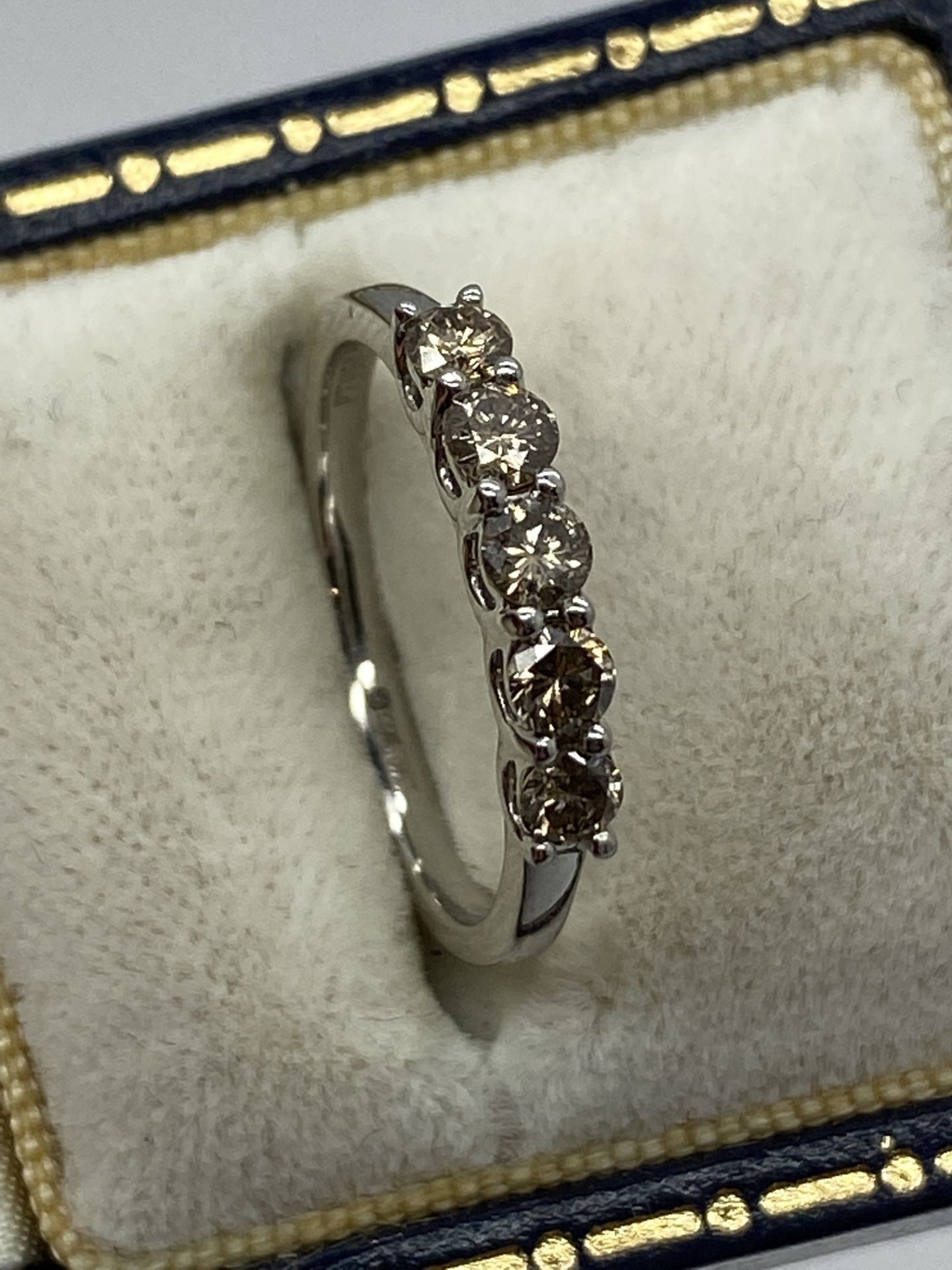 950 PLATINUM 5 STONE COGNAC DIAMOND RING - APPROX. RING SIZE L - Image 2 of 12