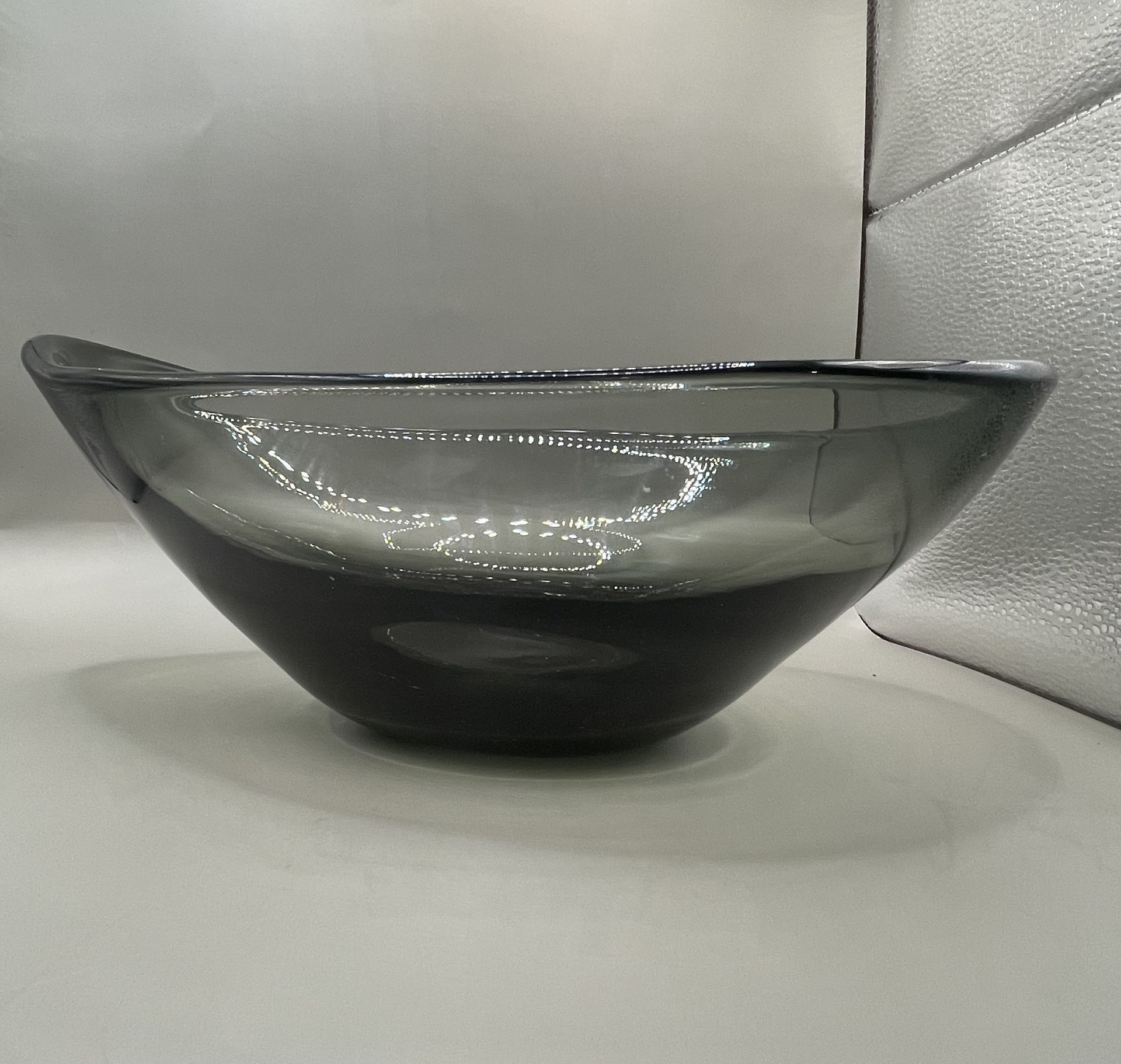 Lovely large Smokey black Murano/ Whitefriars Glass Bowl Centrepiece smooth design. - Image 9 of 10