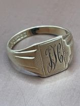 9ct Art Deco Men’s Signet Ring. Makers mark F&H Letter K. Size Medium. Please see photos aprox 5.5g