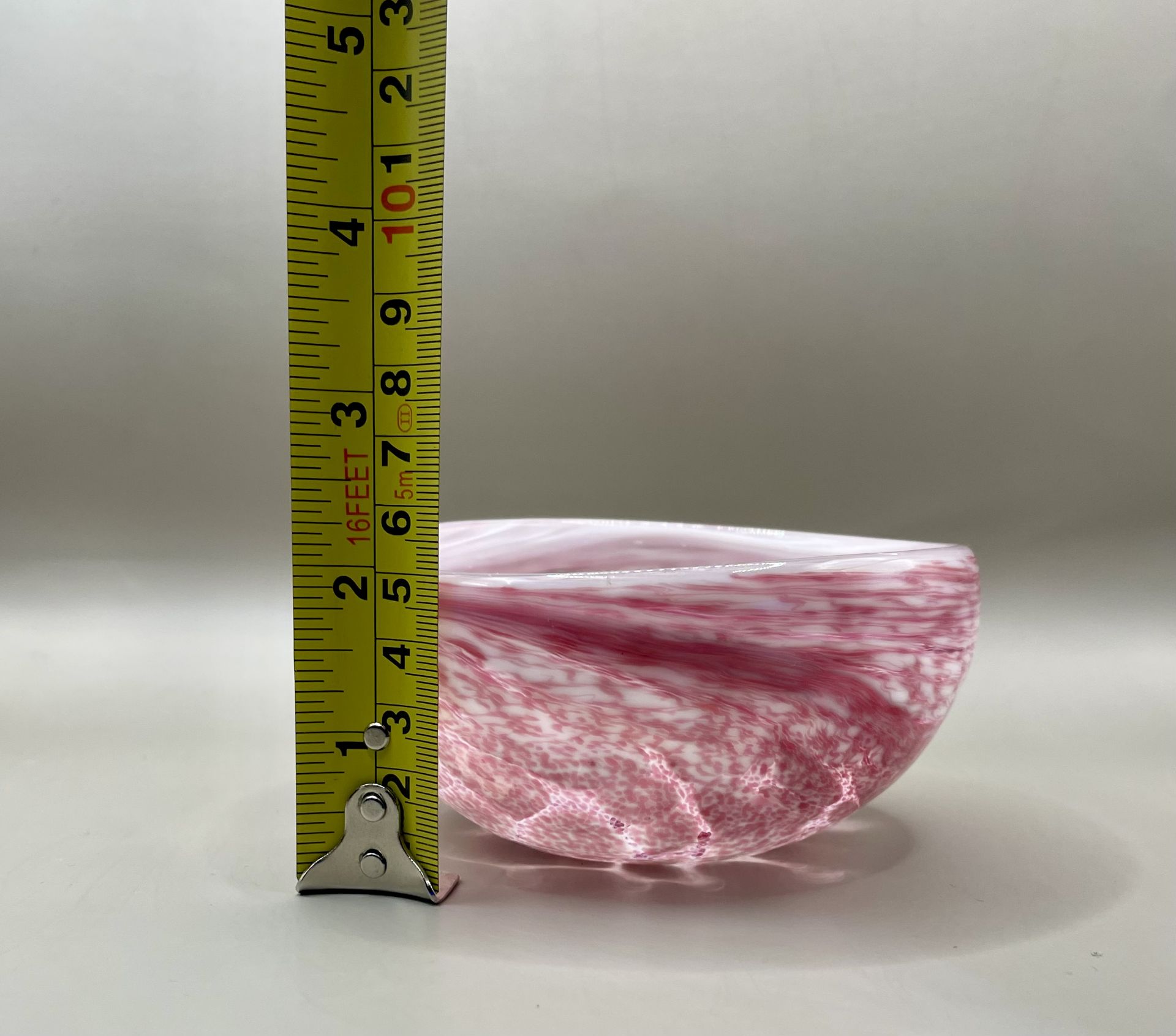 A lovely Murano small glass dish with swirl and white pattern.&nbsp; - Image 7 of 7
