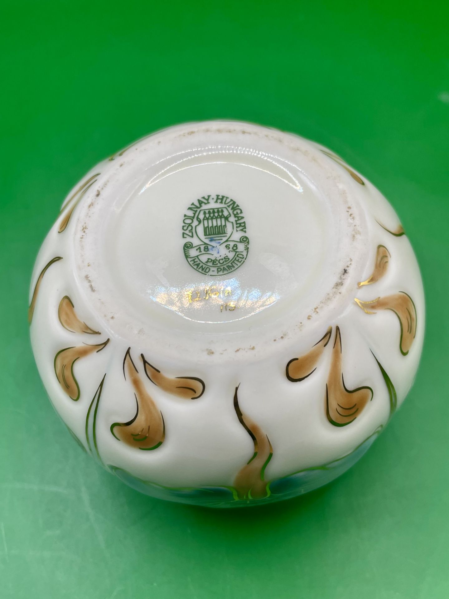 Zsolnay hand painted bud vase, a small decorative item with a unique decoration, marked on the base, - Image 6 of 7
