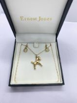 9ct YELLOW GOLD HORSE PENDANT & CHAIN WITH STIRRUP EARRINGS
