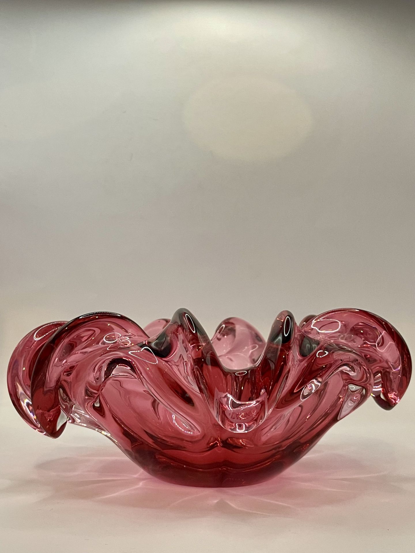 VETRI MURANO GLASS SOMMERSO CENTREPIECE BOWL RUFFLED CRANBERRY ITALY 1950'S - Image 2 of 18