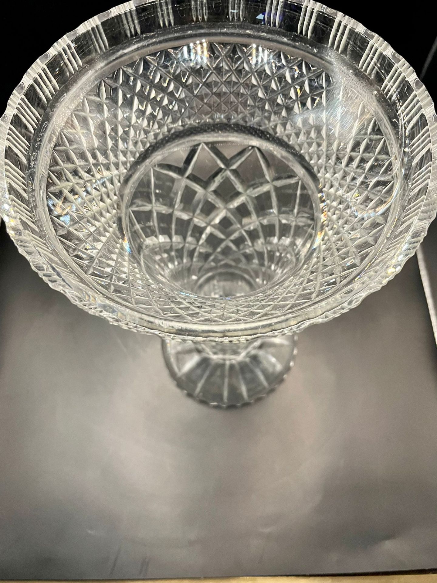 1930s American Brilliant Style Lead Crystal Diamond Cut Glass Medium Size Posy Footed Vase Pedestal  - Image 7 of 10