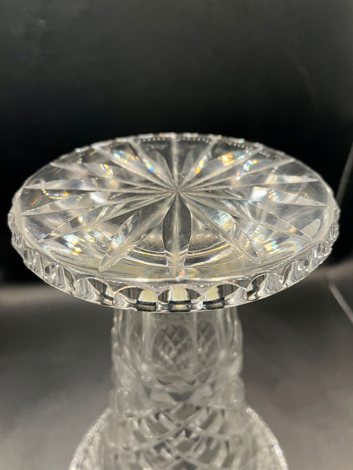 1930s American Brilliant Style Lead Crystal Diamond Cut Glass Medium Size Posy Footed Vase Pedestal  - Image 10 of 10